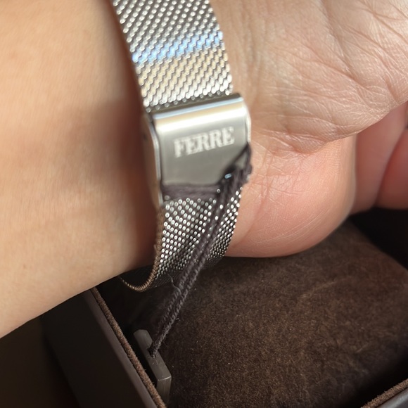 Ferre Milano Women's FM1L096M0051 case 34mm Stainless Steel Made in Switzerland - Picture 9 of 12